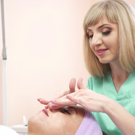 día de spa de la mujer hermosa