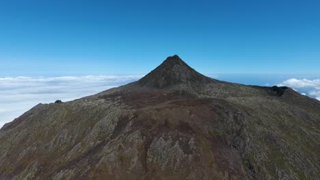 el volcán más grande de las azores, montaña pico