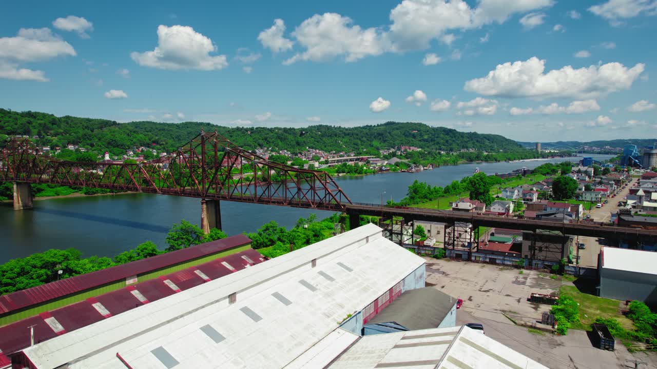 por encima del río ohio