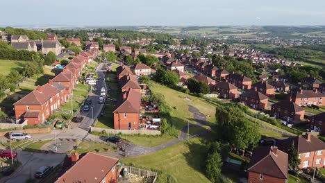 imágenes de drones de la infame finca del consejo de dewsbury moor en el reino unido