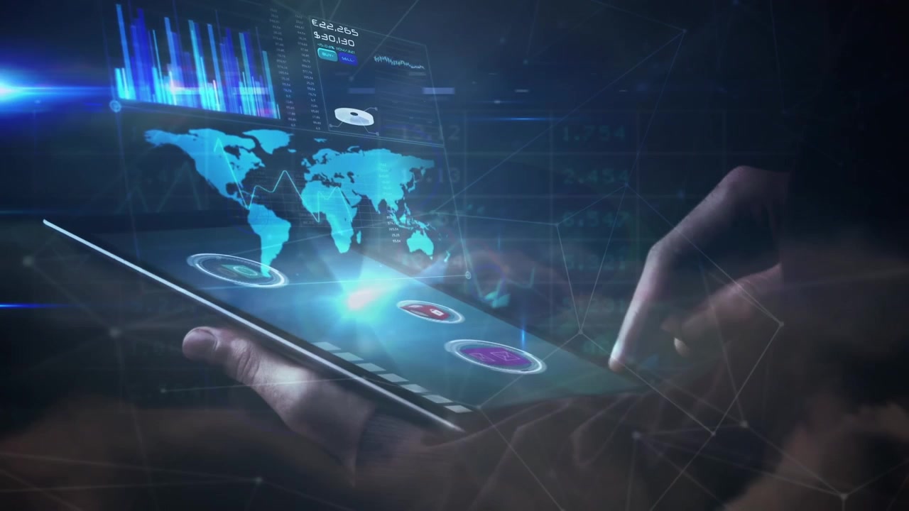Animasi peta dunia dan pemrosesan data di atas pengusaha Kaukasia yang menggunakan tablet.