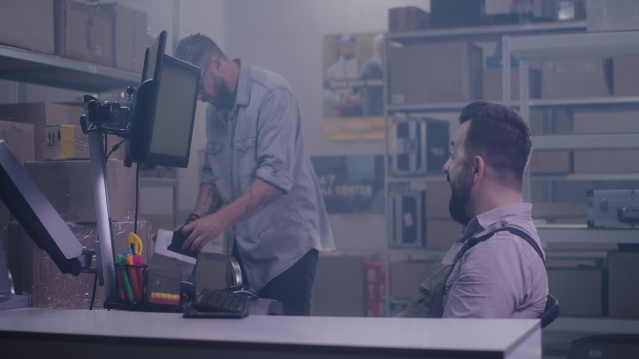 Warehouse Workers Using VR Technology