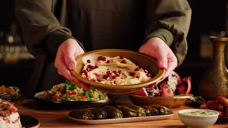 hummus with pomegranate