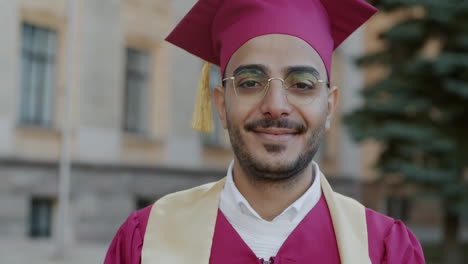 graduado orgulloso