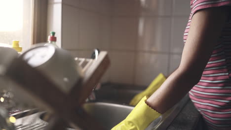 Keeping-her-kitchen-sparkling-clean