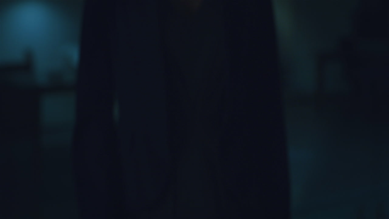 manos, la bolsa de valores y el teléfono futurista