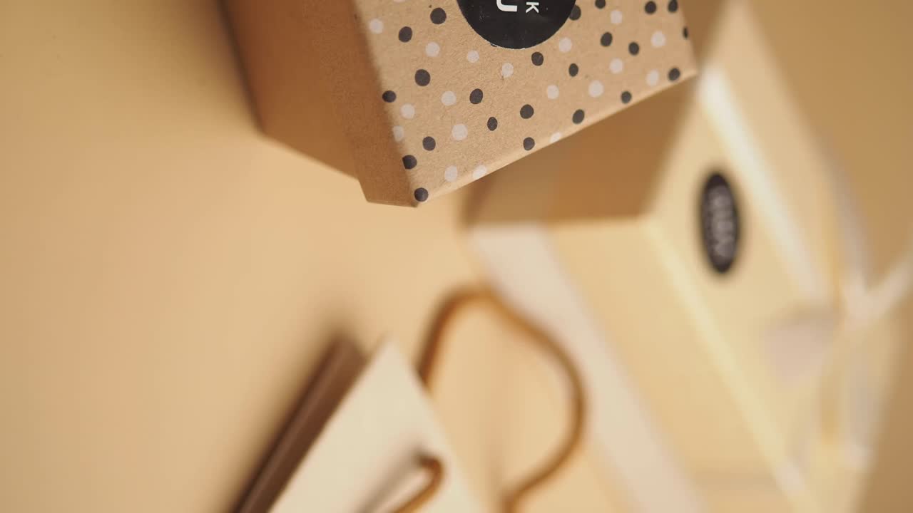 gracias, caja de regalos.