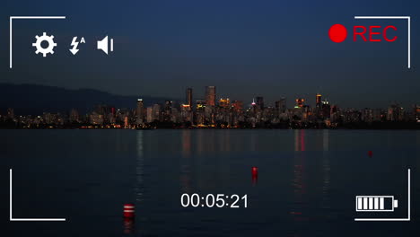 filmando el paisaje urbano por la noche en una cámara digital