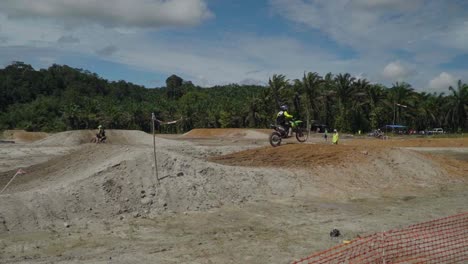 serikin bau motocross,dirt bike race,kuching,borneo.