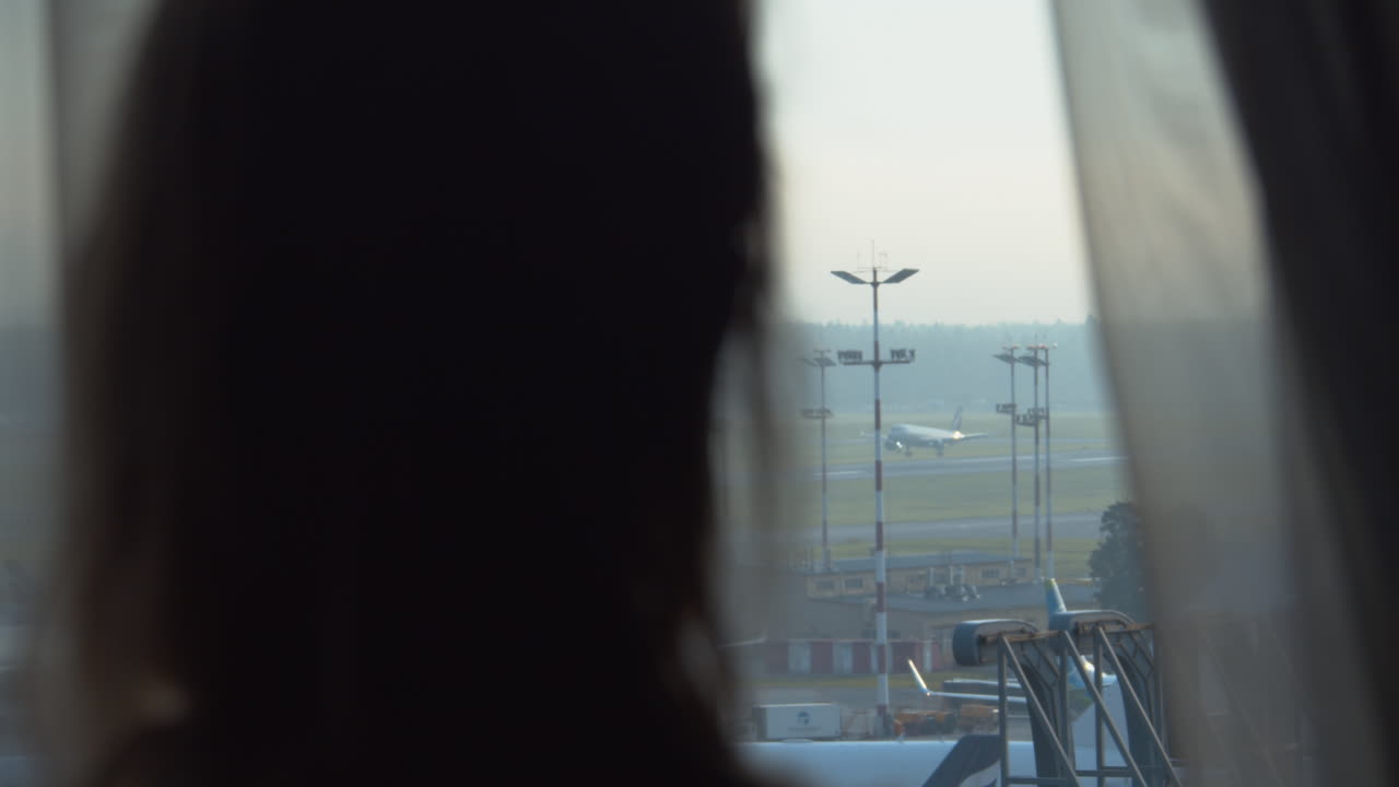 공항 근처에 살고 있습니다.