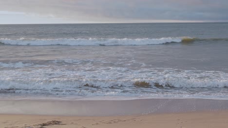 Foaming-wave-of-sea-on-shore