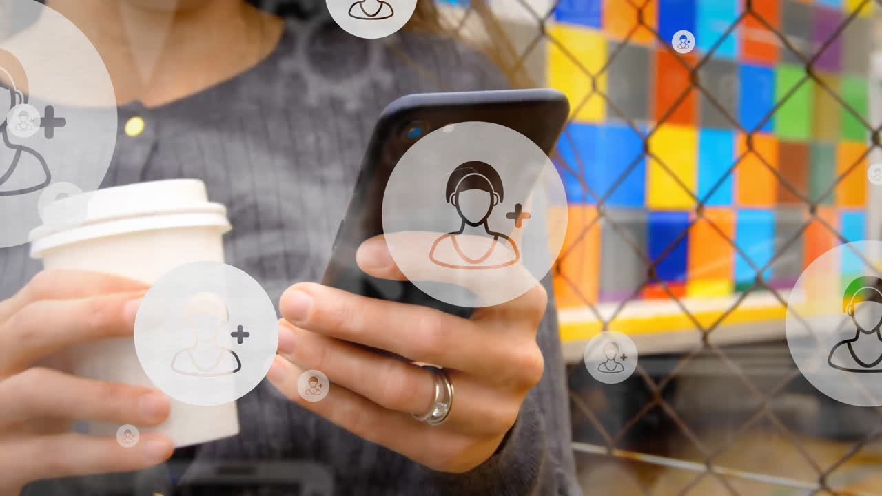 스마트폰을 사용하는 백인 여성에 대한 미디어 아이콘의 애니메이션