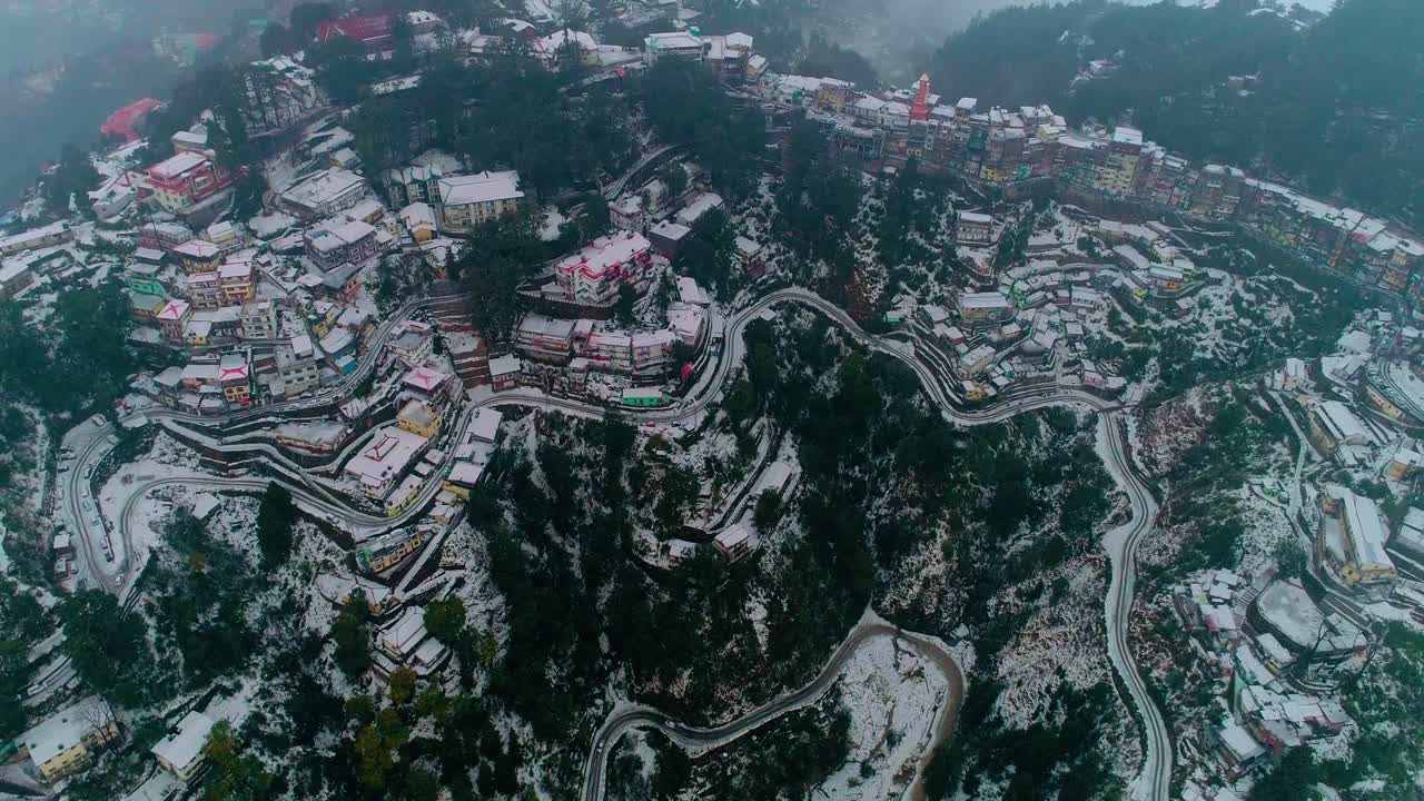 Mussoorie, famosa stazione collinare in Uttarakhand, India.