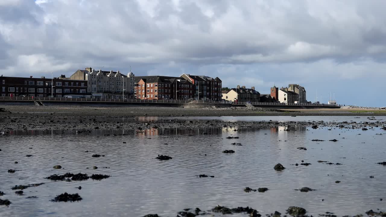 모레캠브 베이 프롬네이드 (morecambe bay promenade) 와 록풀 (rockpool)
