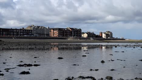 모레캠브 베이 프롬네이드 (morecambe bay promenade) 와 록풀 (rockpool)