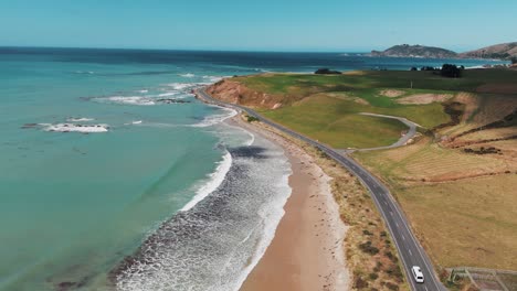 Beautiful-panoramic-aerial-view-over-Molyneux-Bay-near-Kaka-Point,-New-Zealand