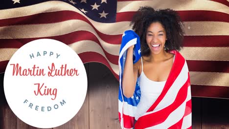 animación del feliz día de martin luther king texto sobre feliz mujer afroamericana con bandera estadounidense