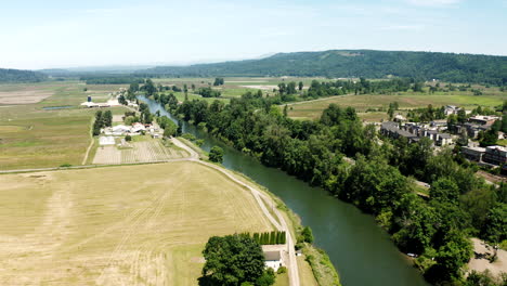 Drone-view-of-Snoqualmie-River-in-Duvall,-WA