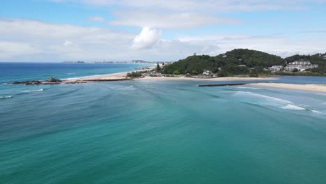 Sandy-Coastline-Of-Currumbin-Beach-And-Mouth-Of-Currumbin-Creek-At-Gold-Coast,-Australia