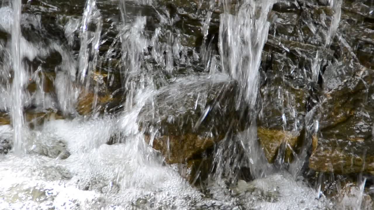 Symmetry water cascade in park