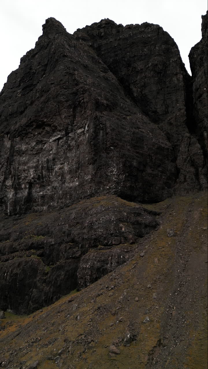 el viejo de storr, escocia drone vertical
