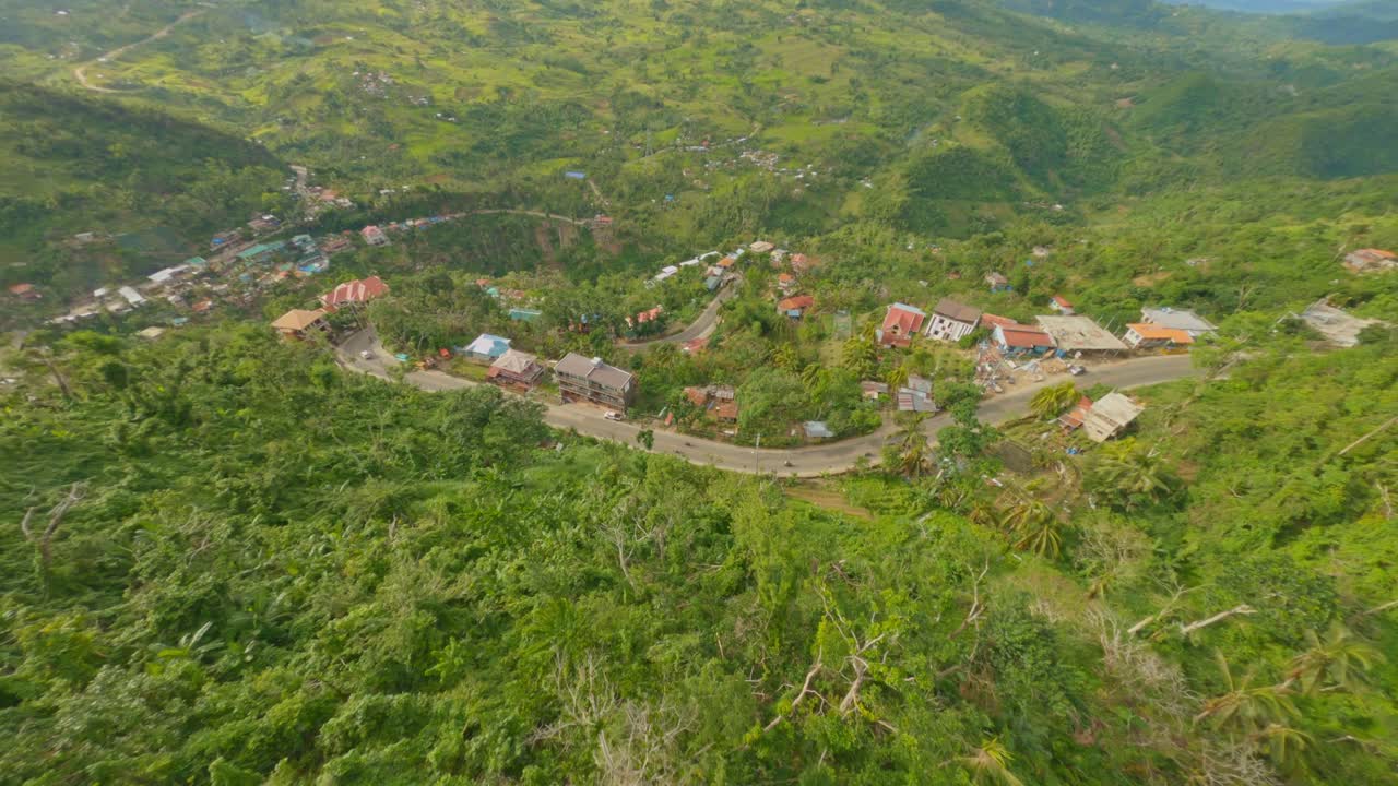 antena fpv - volando sobre pueblos filipinos en cebu, filipinas