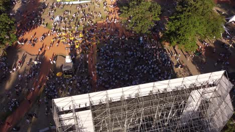 Argentinos-Celebrando-La-Victoria-Final-De-La-Copa-Mundial-De-Fútbol-2022,-Buenos-Aires