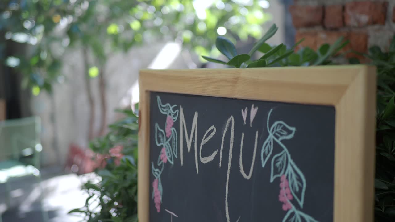 tablero de menús de cafeterías al aire libre