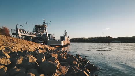 Otra-Vista-Desde-El-Ferry-Principal-En-Vac