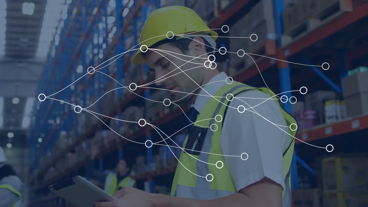 animación de una red de conexiones con puntos sobre un trabajador caucásico en un almacén