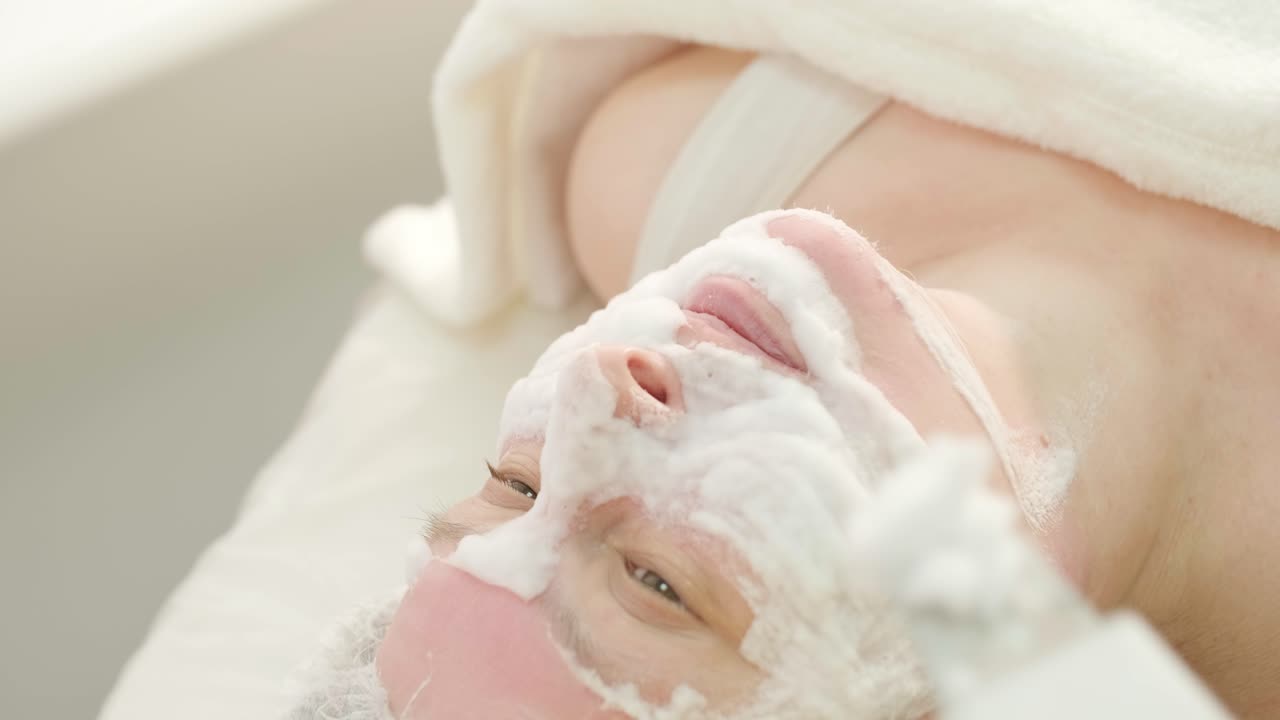 전문적인 초음파 얼굴 청소 절차, 하드웨어 화장품