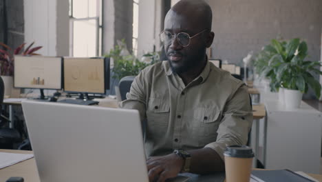 business people working in a modern office