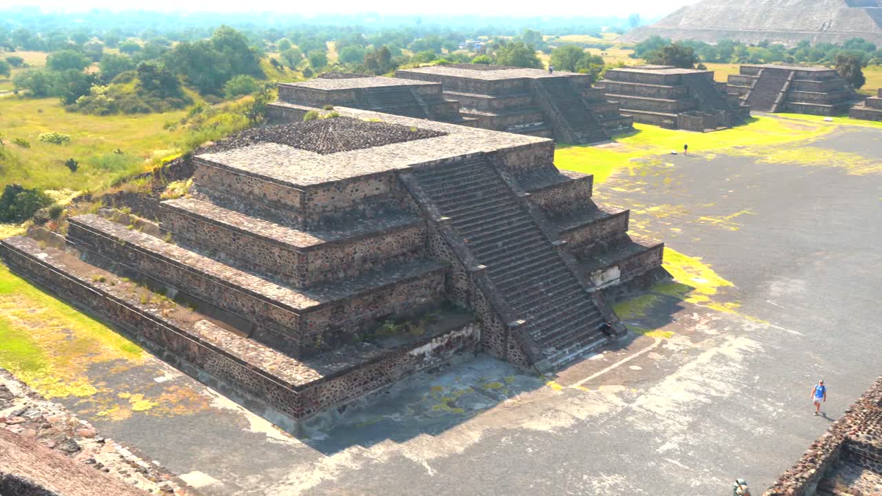 Teotihuana ruins in Mexico. Ancient aztec ruins