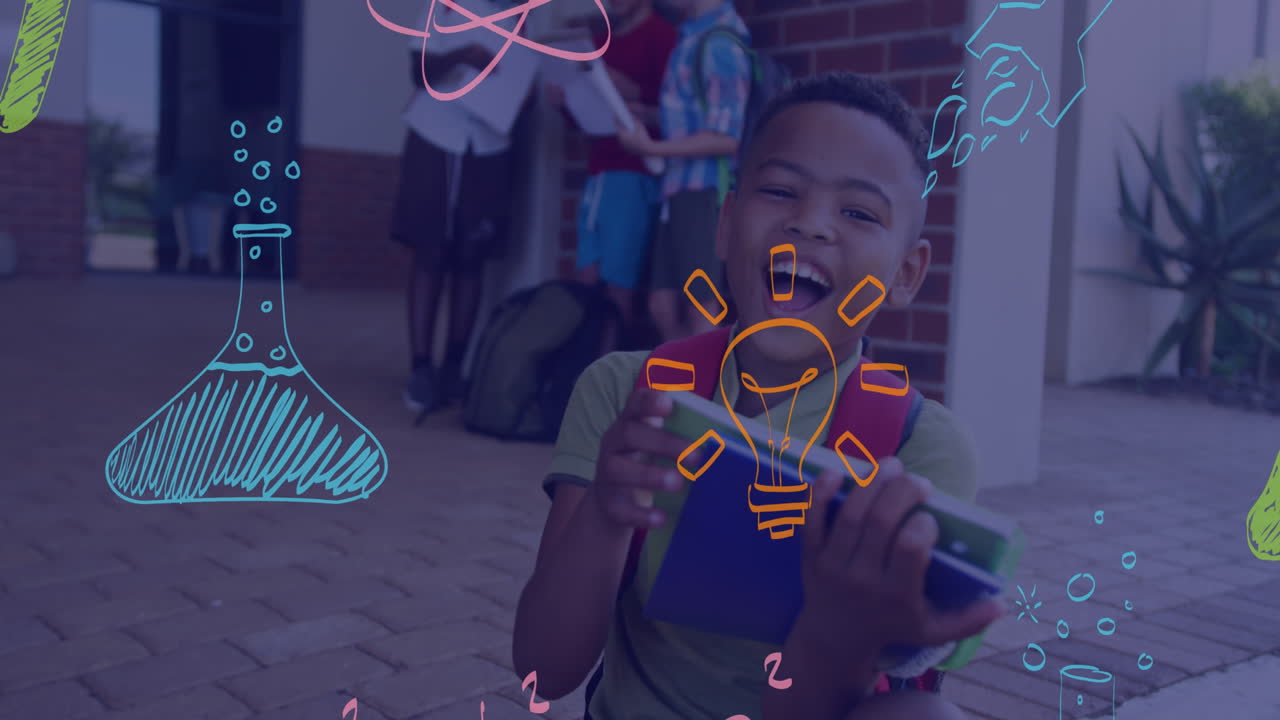 Animação de ícones científicos coloridos sobre estudante birracial feliz segurando livros fora da escola
