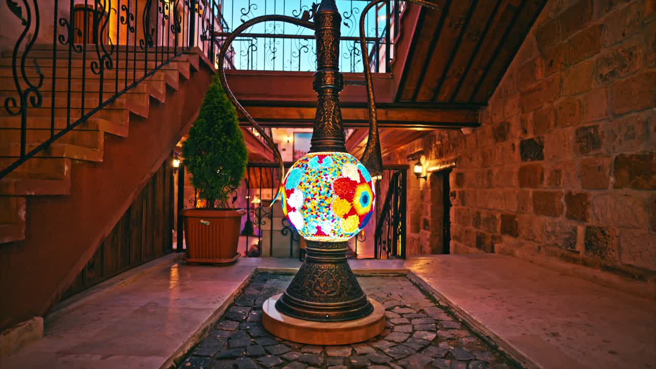 옛 오스만 제국 양식 의 스테인드 글래스 램프