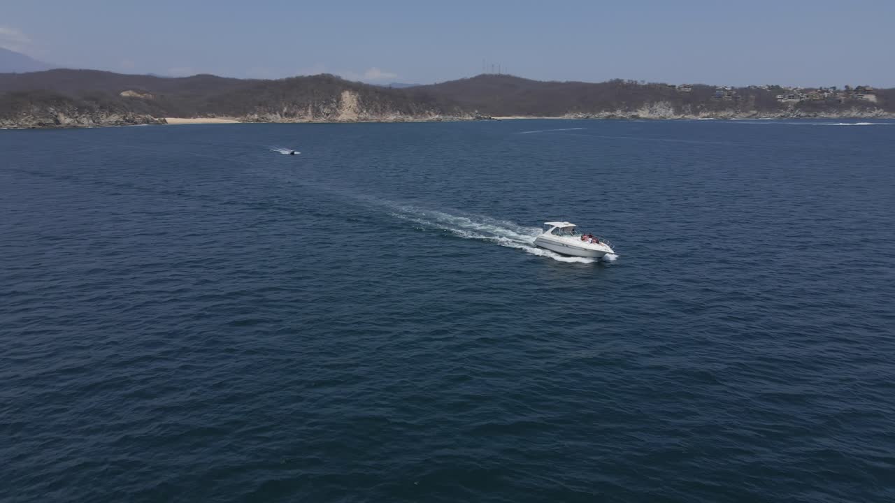 A Yacht in the ocean sied view