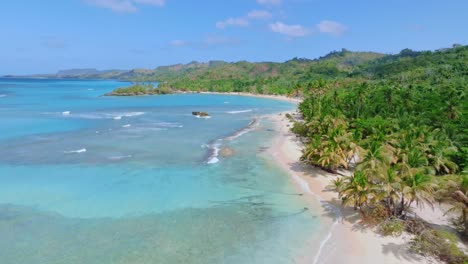 Playa-Rincon-In-Las-Galeras,-Samaná,-Dominikanische-Republik