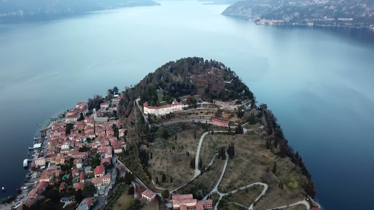 vista del cielo del lago como cerca de bellagio, italia