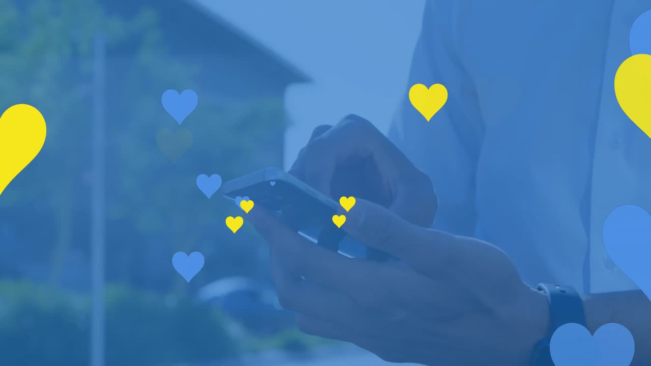 스마트 폰을 사용하는 사람 위에 떨어지는 소셜 미디어 아이콘의 애니메이션