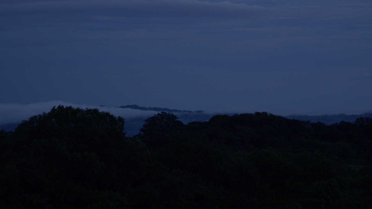 멕시코 베라크루즈의 아름다운 계곡에서 흐린 일몰