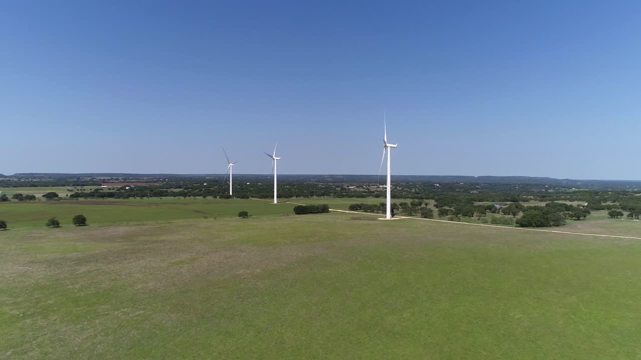 3개의 풍력 터빈의 공중 비디오