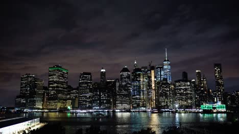 Nueva-York.-Manhattan-De-Noche.-Tormenta.-Lapso-De-Tiempo