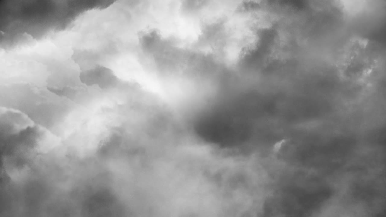 vista de nubes de tormenta cielo oscuro