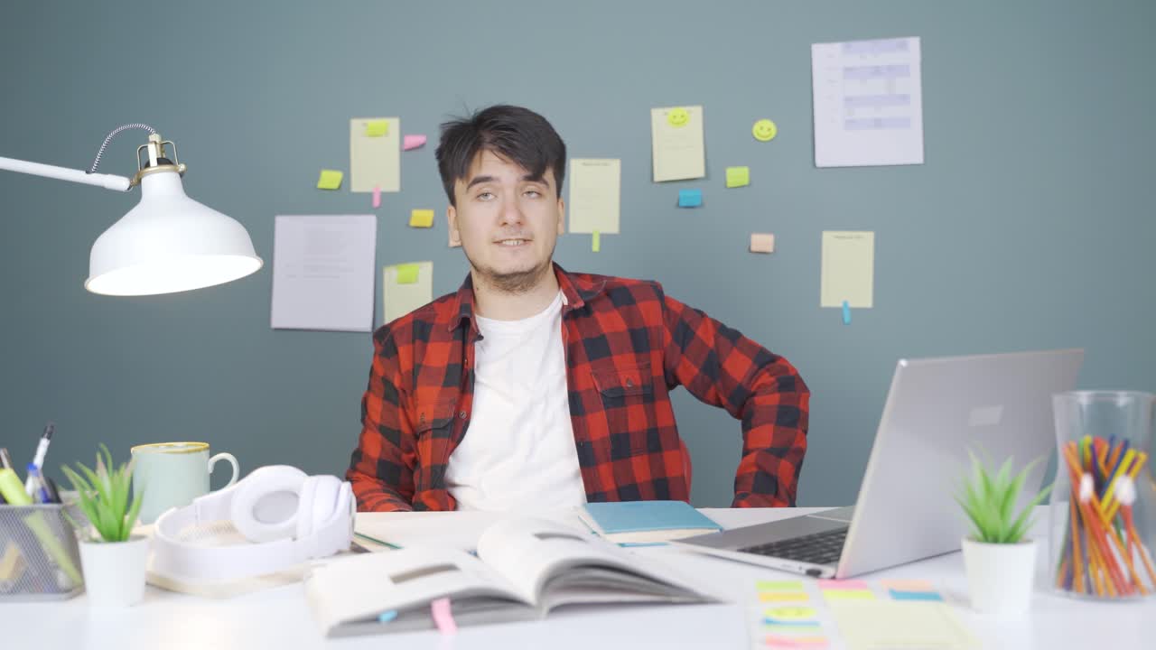 번아웃 증후군을  ⁇ 고 있는 남학생입니다.