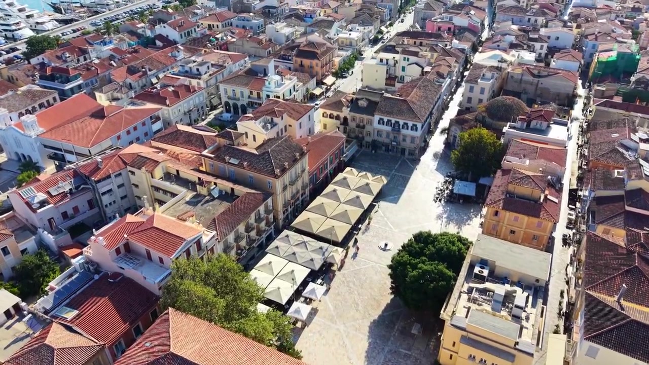 Riprese aeree della città vecchia di Nauplia, Grecia.