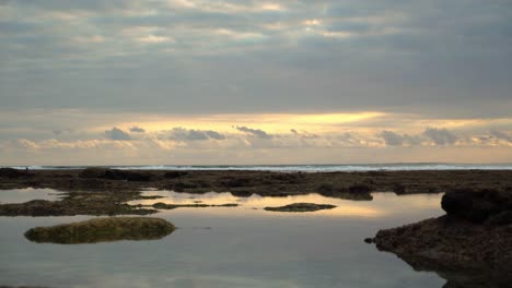 Cloudy-peaceful-afternoon-in-Suluban-beach,-Bali,-Indonesia-1