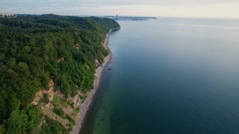 Charming-drone-flight-over-the-cliff-by-the-beach-in-Orlowo