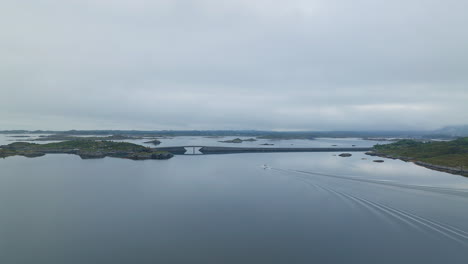 Breathtaking-vista-of-scenic-Atlantic-road-in-Norway,-bridge-spanning-small-islands