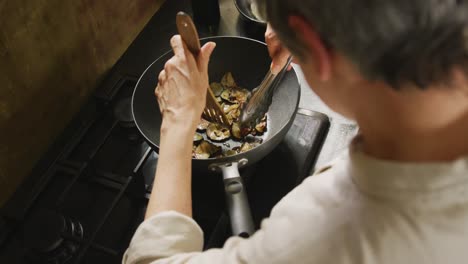 Chef-cooking-vegetables