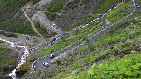 Camino-Del-Troll-Trollstigen-O-Trollstigveien-Sinuosa-Carretera-De-Montaña.